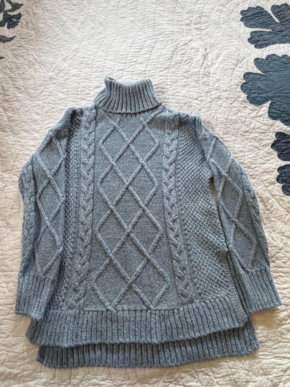 LC Lauren Conrad Light Gray Cable-Knit Turtleneck Sweater
